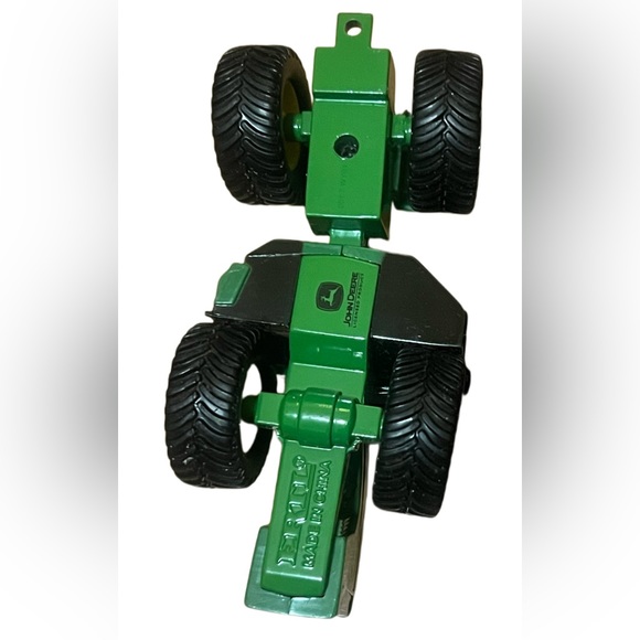 John Deere Toy Small Tractor Set - Picture 8 of 11